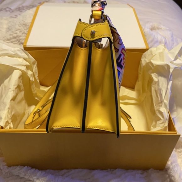 Fendi peekaboo purse size small - Picture 2 of 6